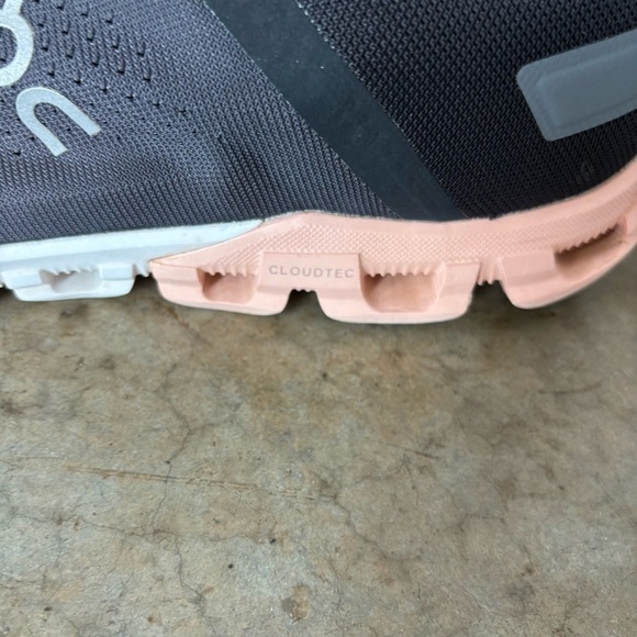 On Cloud Cloudflow Running Shoes Size 10.5 - Picture 5 of 11